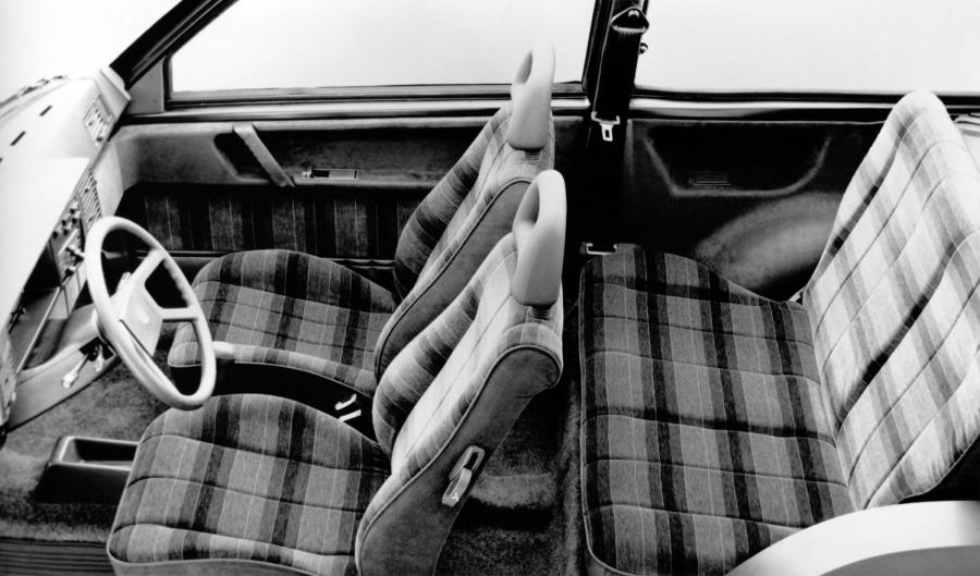 Интерьер Autobianchi Y10 Missoni (156) 1987 года  (фото 2 из 7)